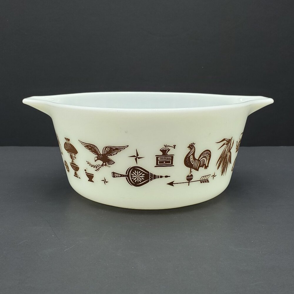 Pyrex Early American 1.5 Quart Casserole Baking Dish 474-B Brown on White